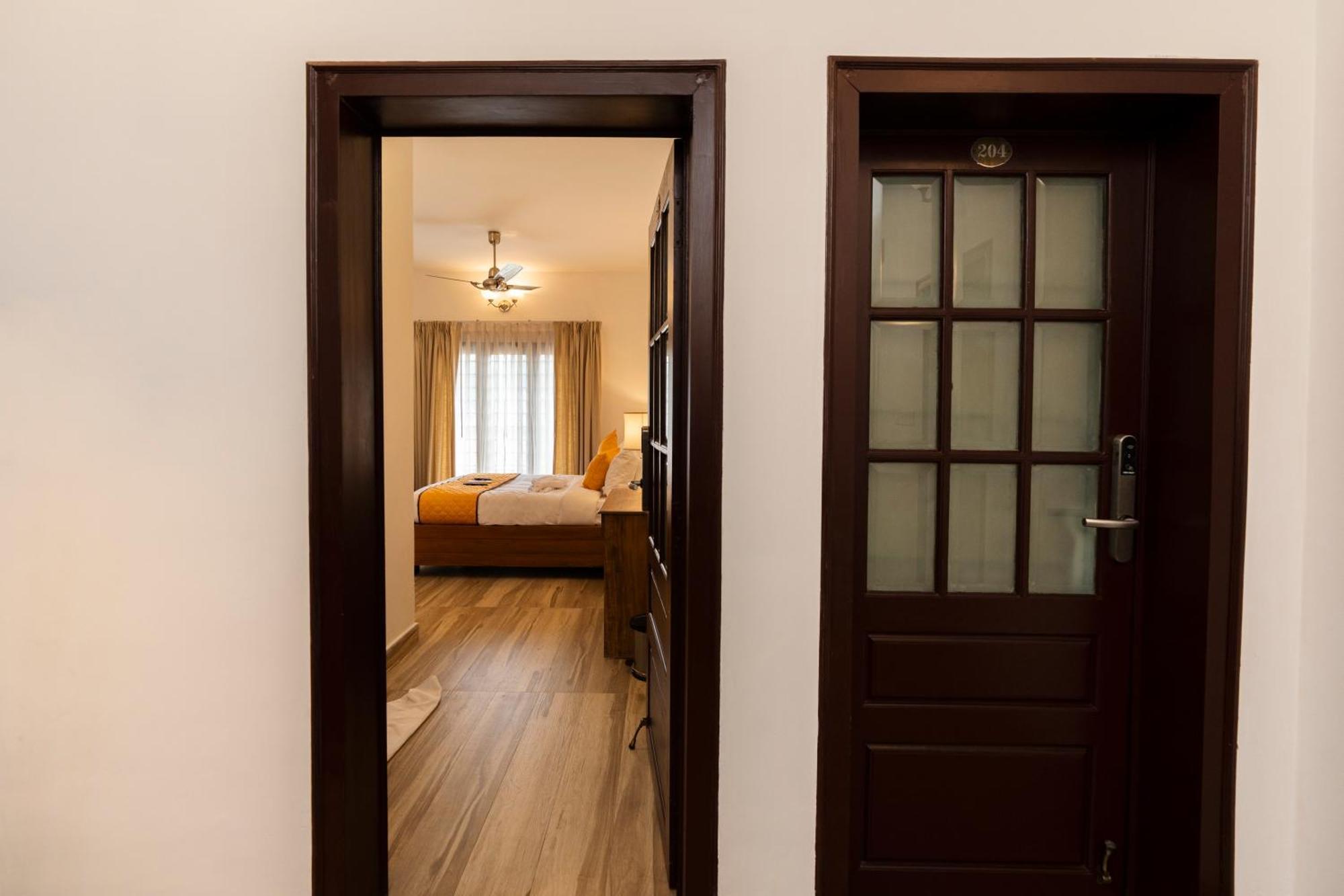 Solo Inn By Hawk Hospitality Kochi المظهر الخارجي الصورة