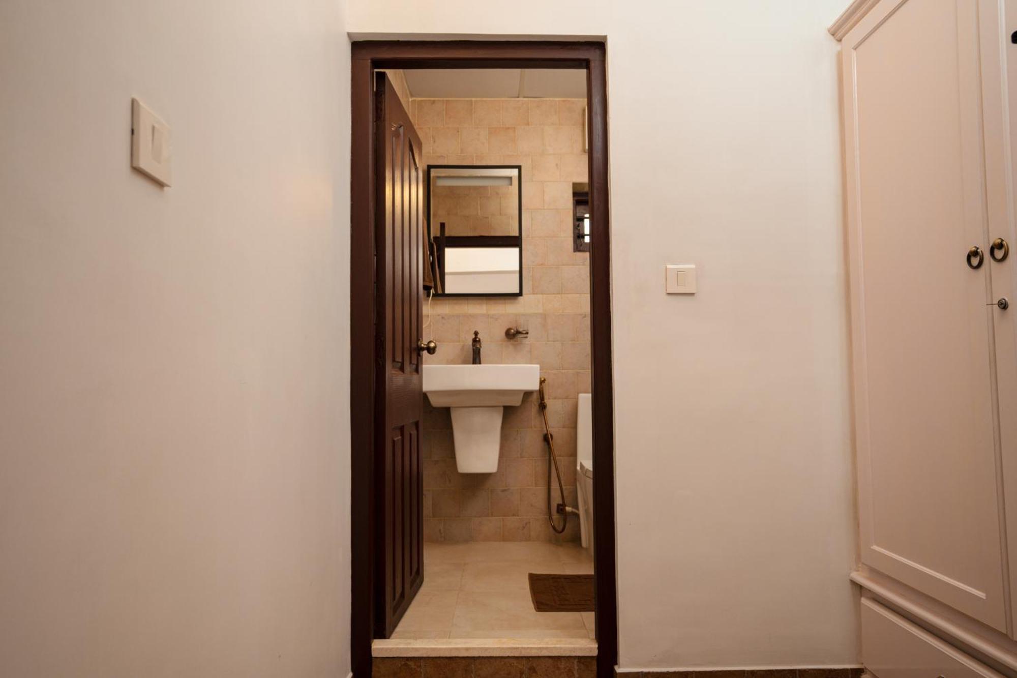 Solo Inn By Hawk Hospitality Kochi المظهر الخارجي الصورة