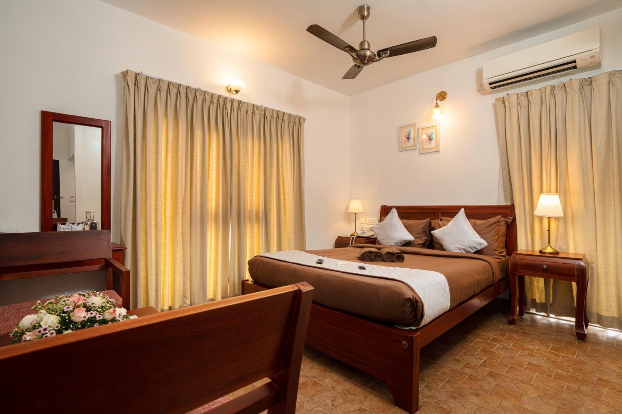Solo Inn By Hawk Hospitality Kochi المظهر الخارجي الصورة